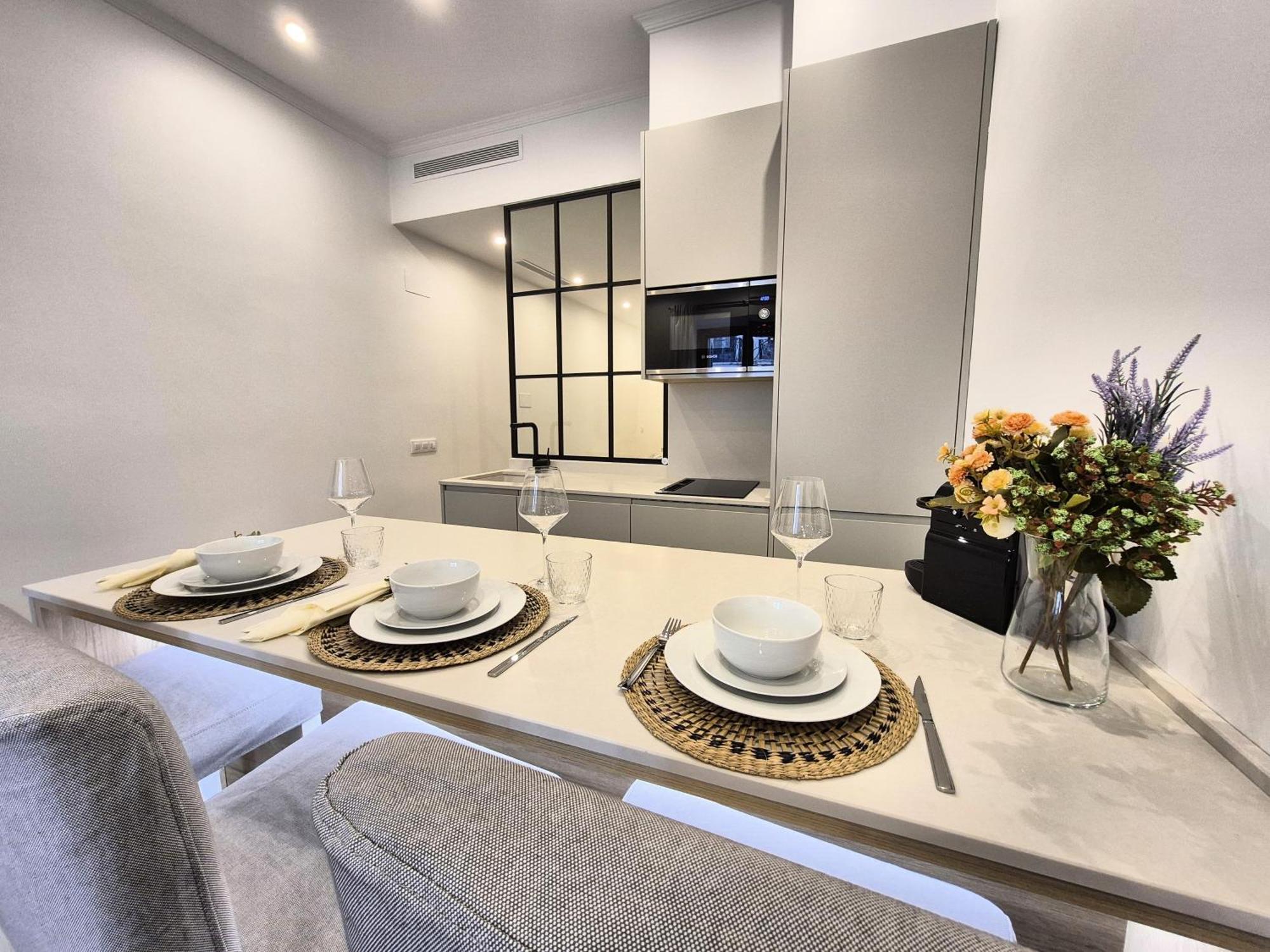 Apartamentos Plaza De Espana Madrid Ngoại thất bức ảnh