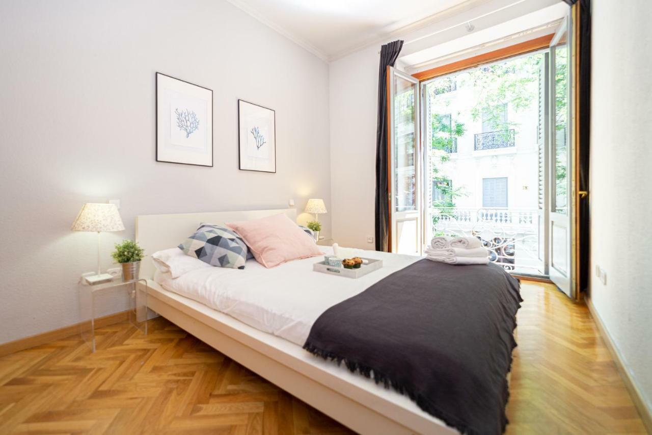 Apartamentos Plaza De Espana Madrid Ngoại thất bức ảnh