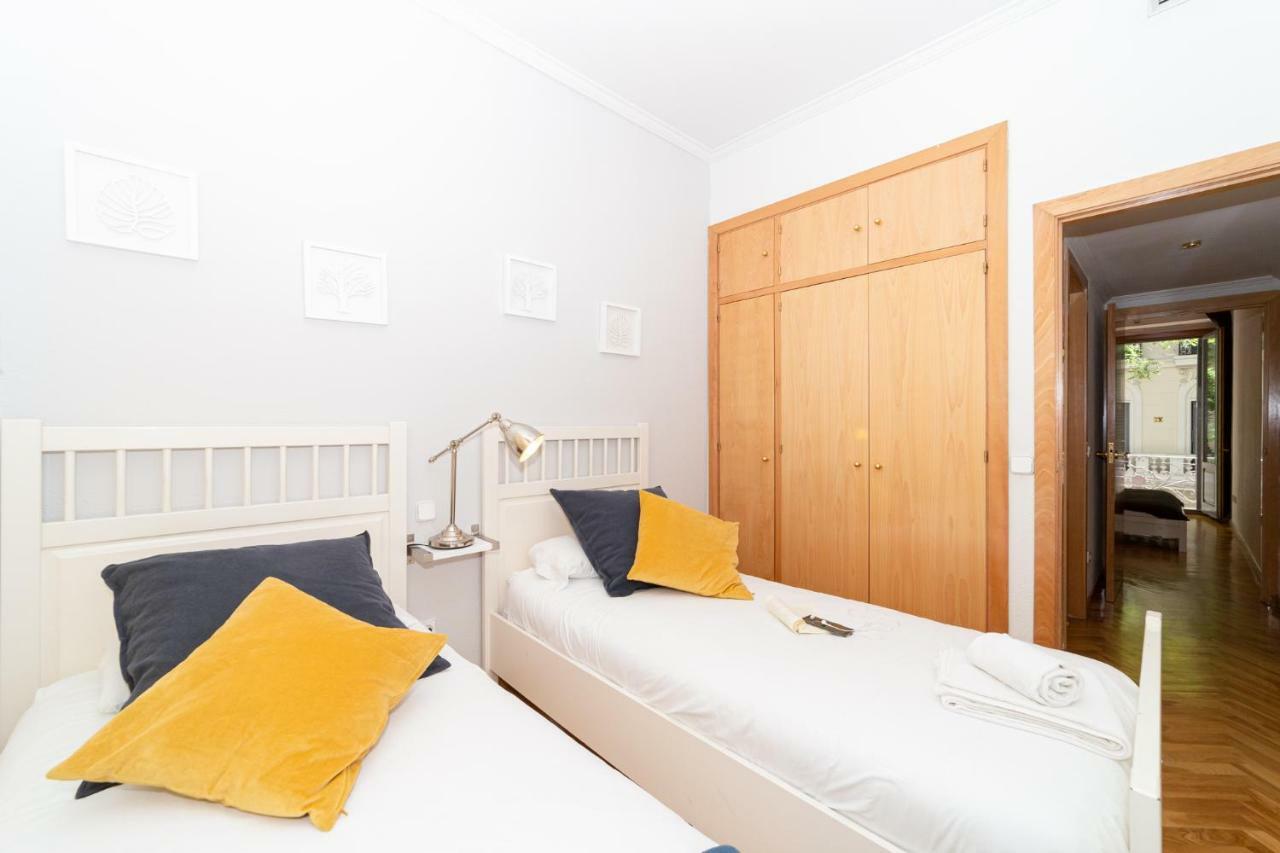Apartamentos Plaza De Espana Madrid Ngoại thất bức ảnh
