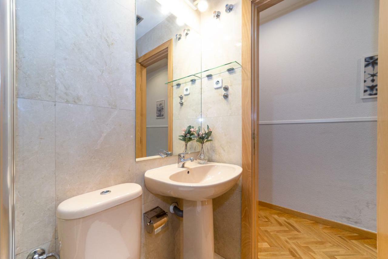 Apartamentos Plaza De Espana Madrid Ngoại thất bức ảnh