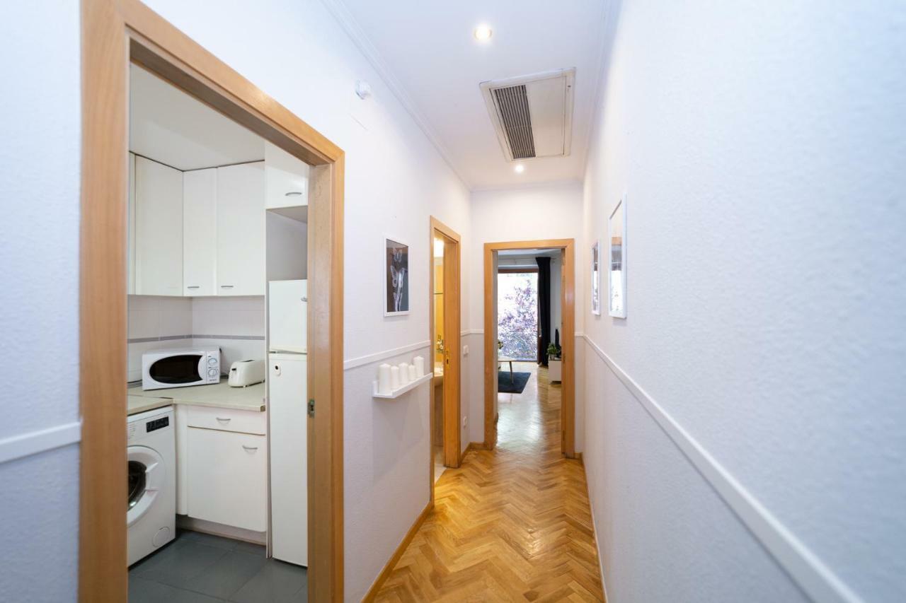 Apartamentos Plaza De Espana Madrid Ngoại thất bức ảnh